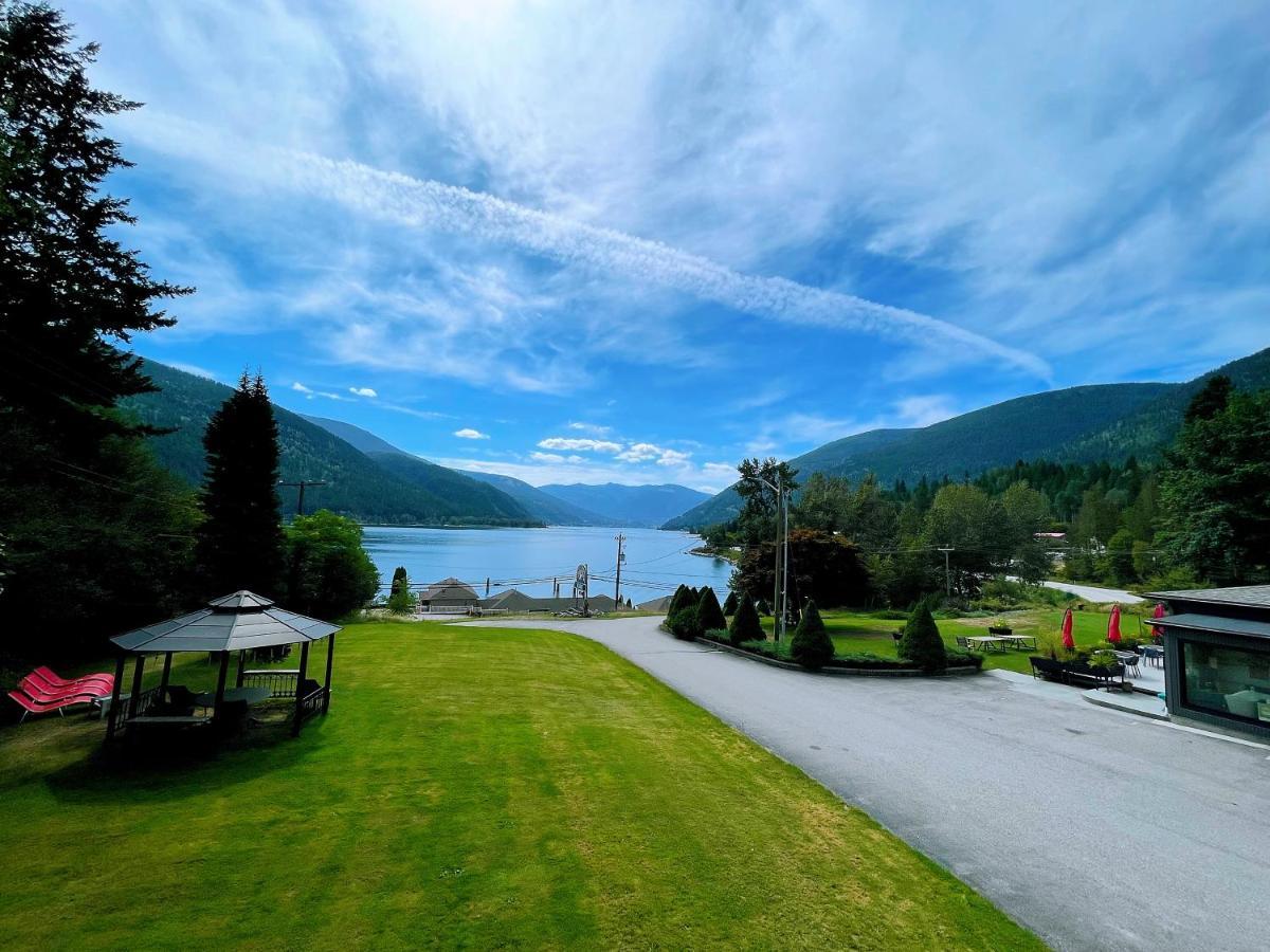 Kokanee Glacier Resort Nelson Bagian luar foto