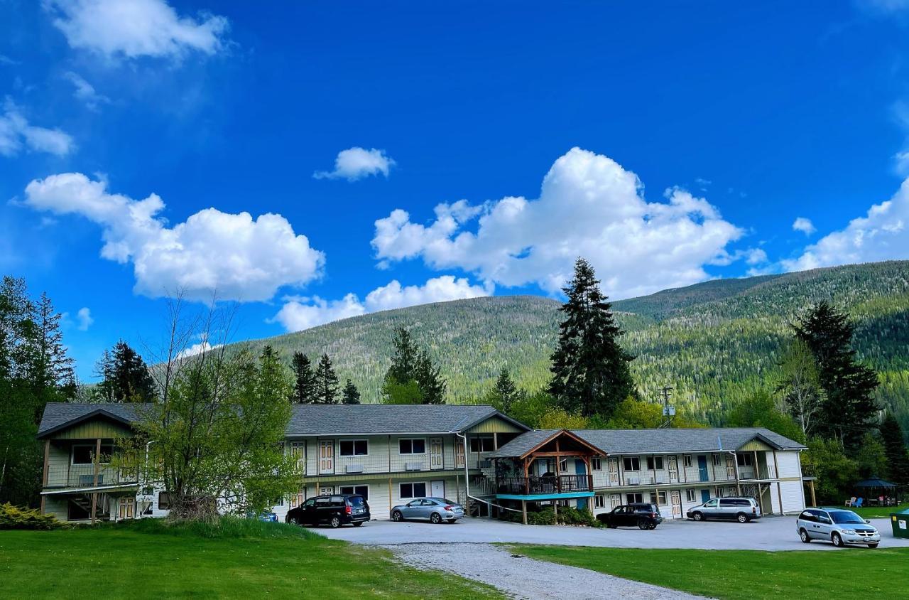 Kokanee Glacier Resort Nelson Bagian luar foto